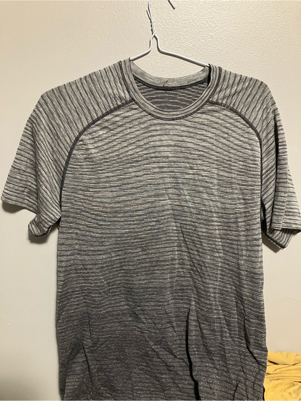 lululemon athletica Men's Heathered Grey Short-Sleeve Crew